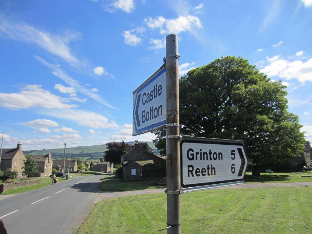 Bolton Arms Hotel Redmire Екстериор снимка