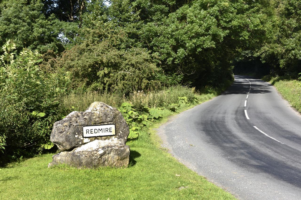 Bolton Arms Hotel Redmire Екстериор снимка